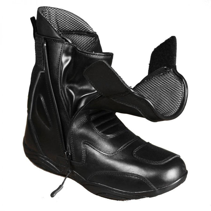 Motorcycle racing shoes